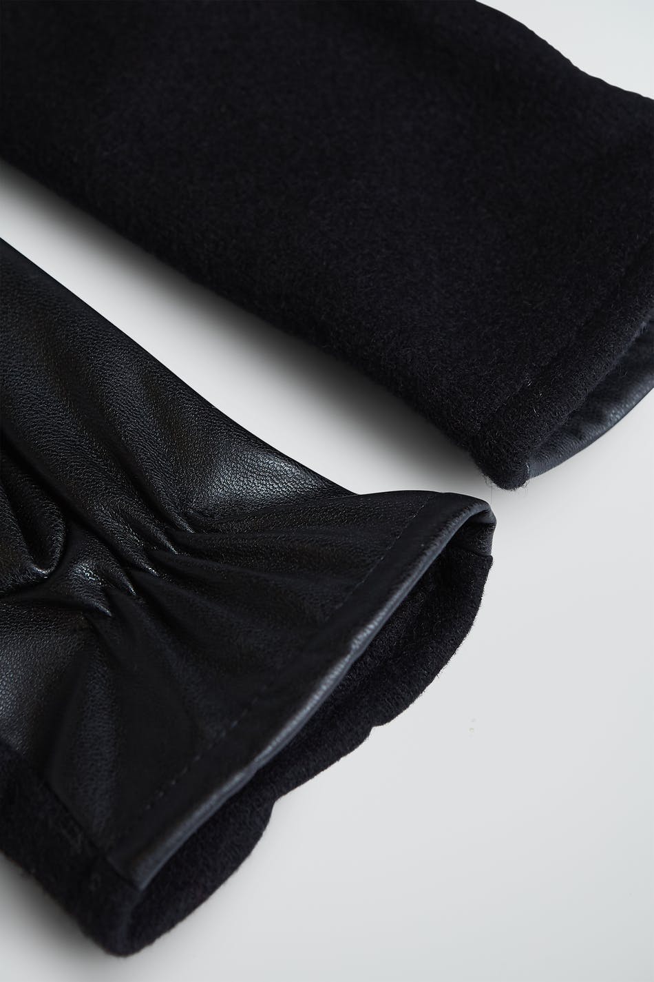 Karolina gloves
