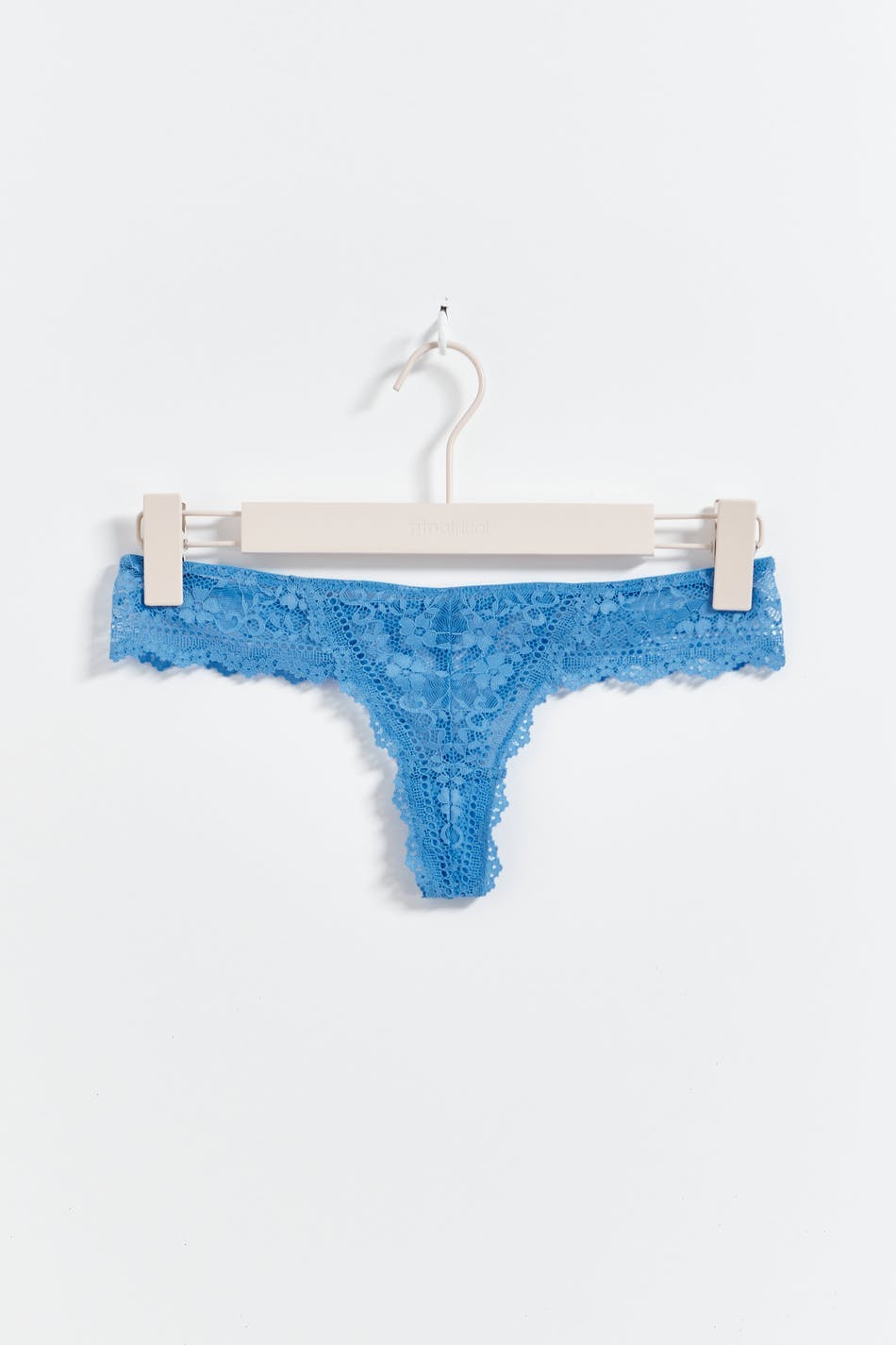 Lace thong