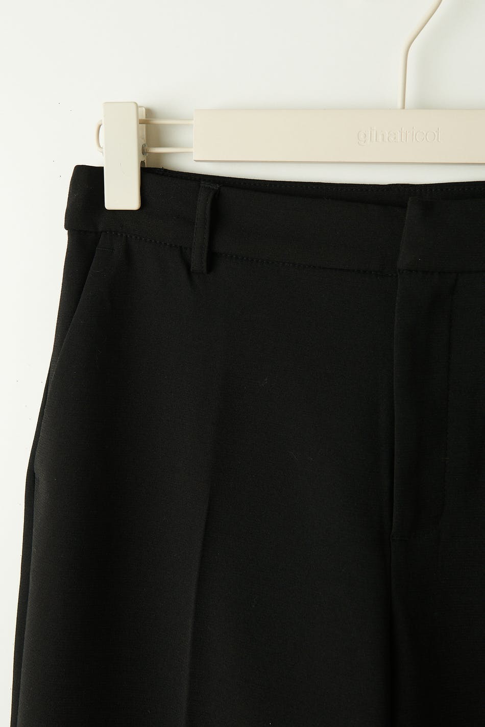 straight tall trousers