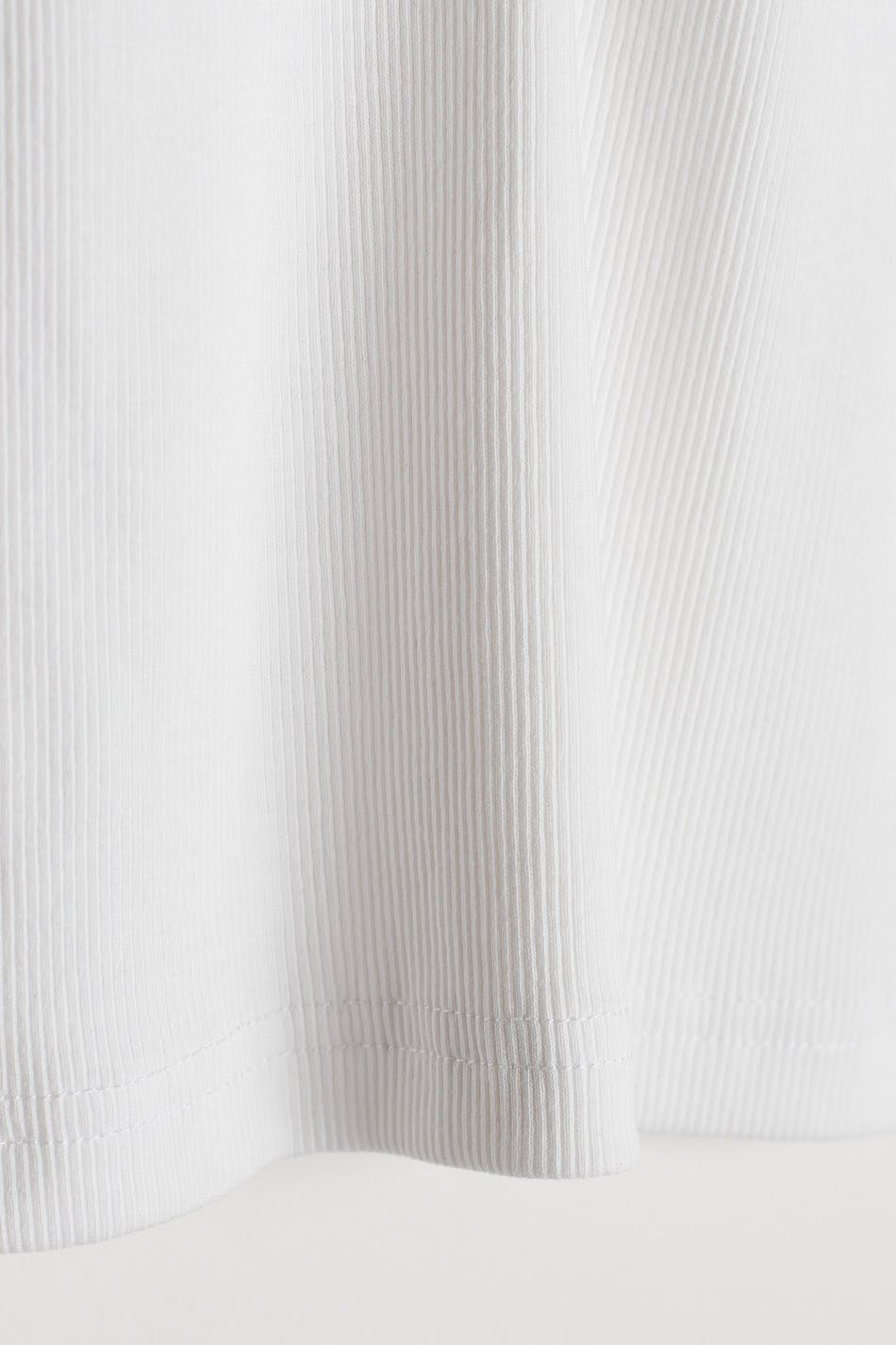 Tight fit rib singlet