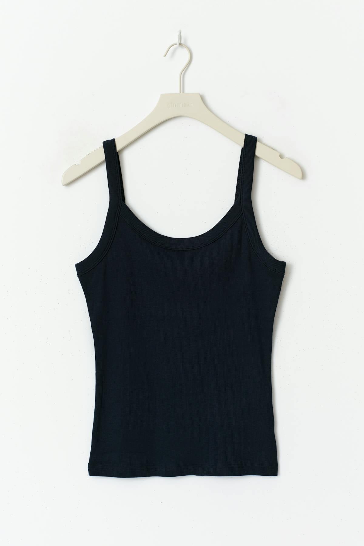 Tight fit rib singlet