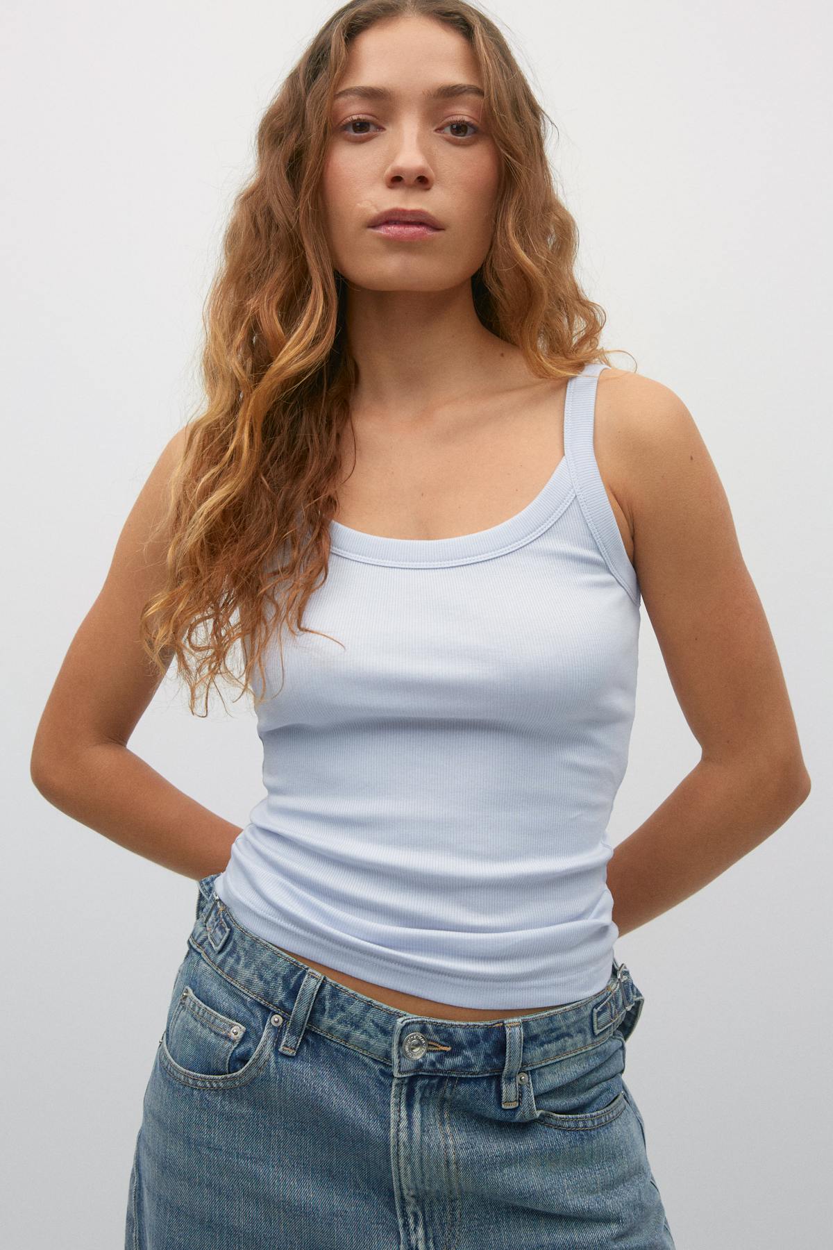 Tight fit rib singlet