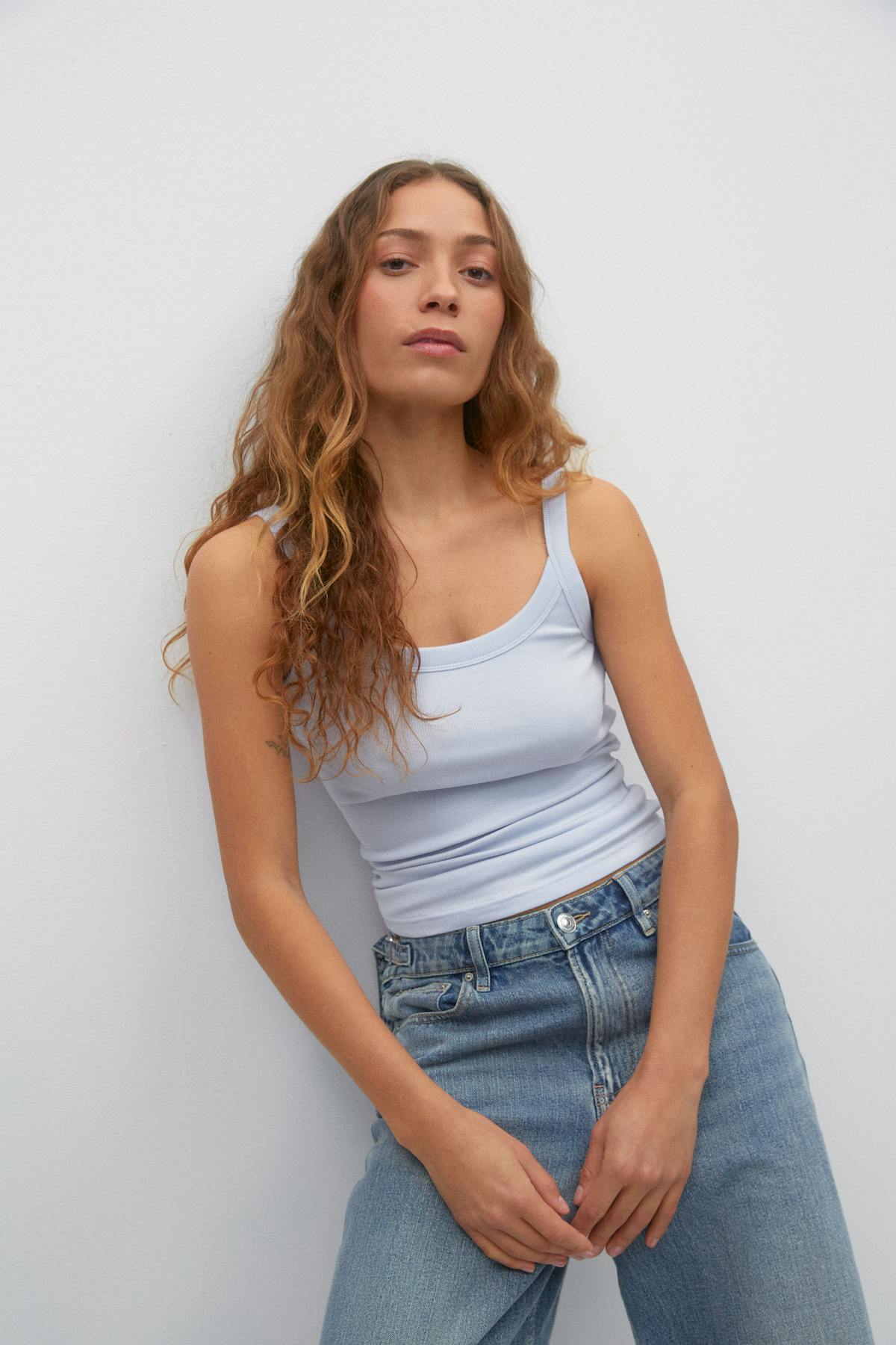 Tight fit rib singlet