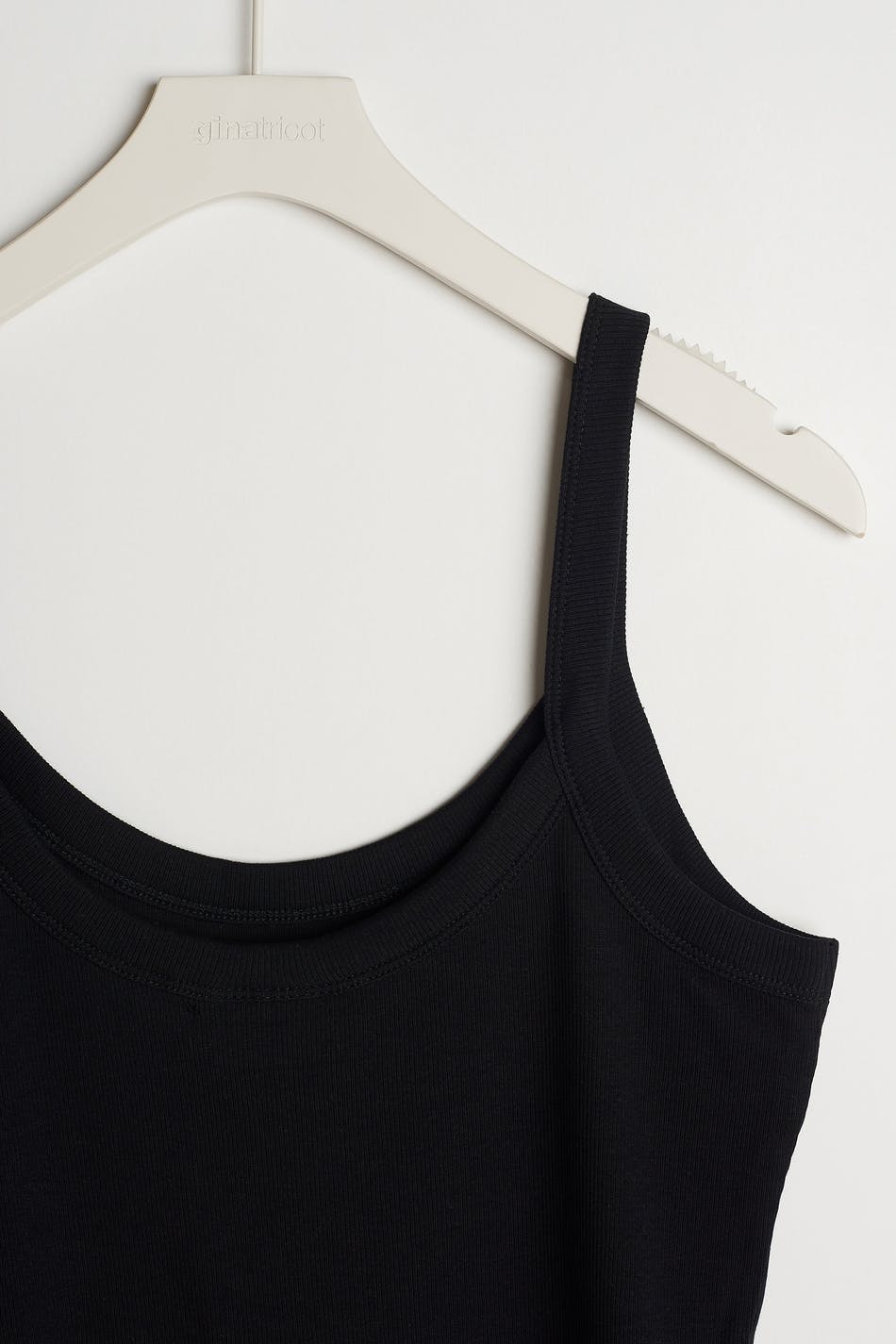 Tight fit rib singlet