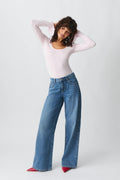 Low wide jeans