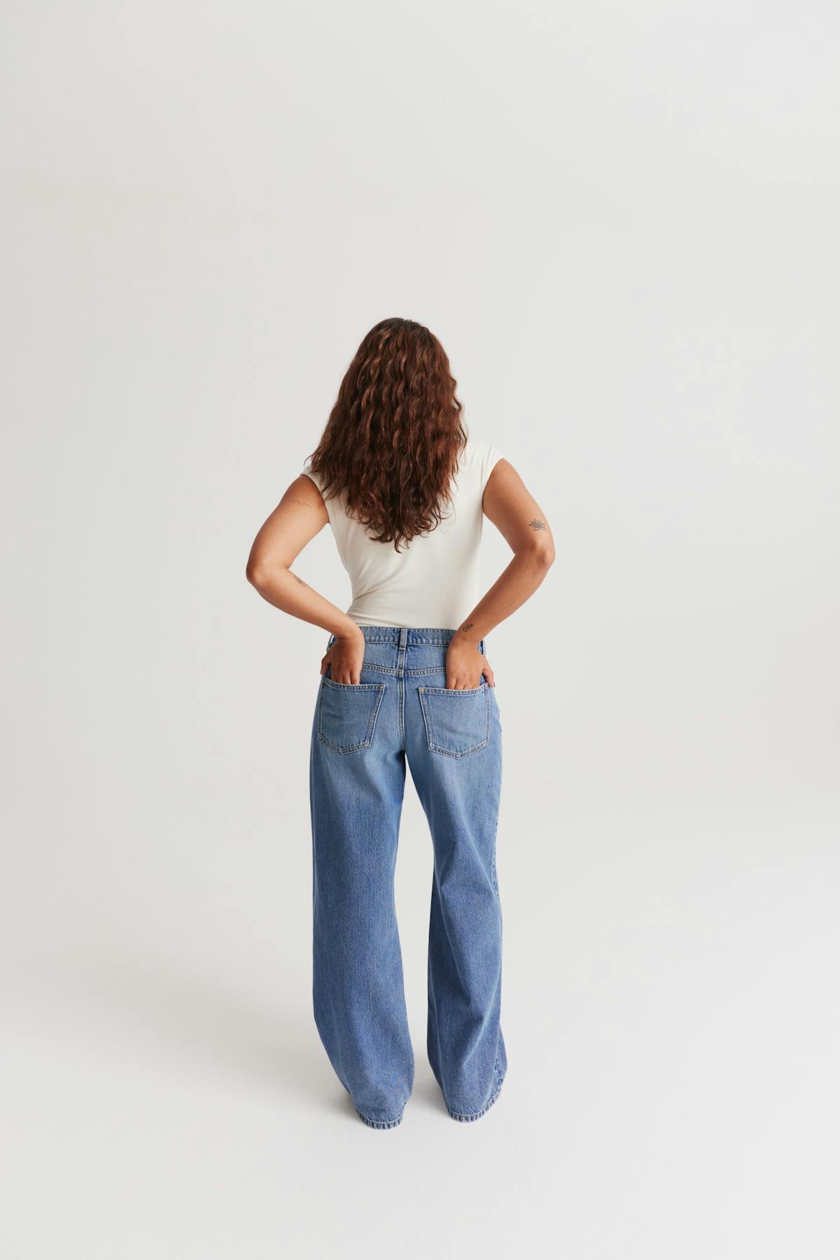 Low wide jeans
