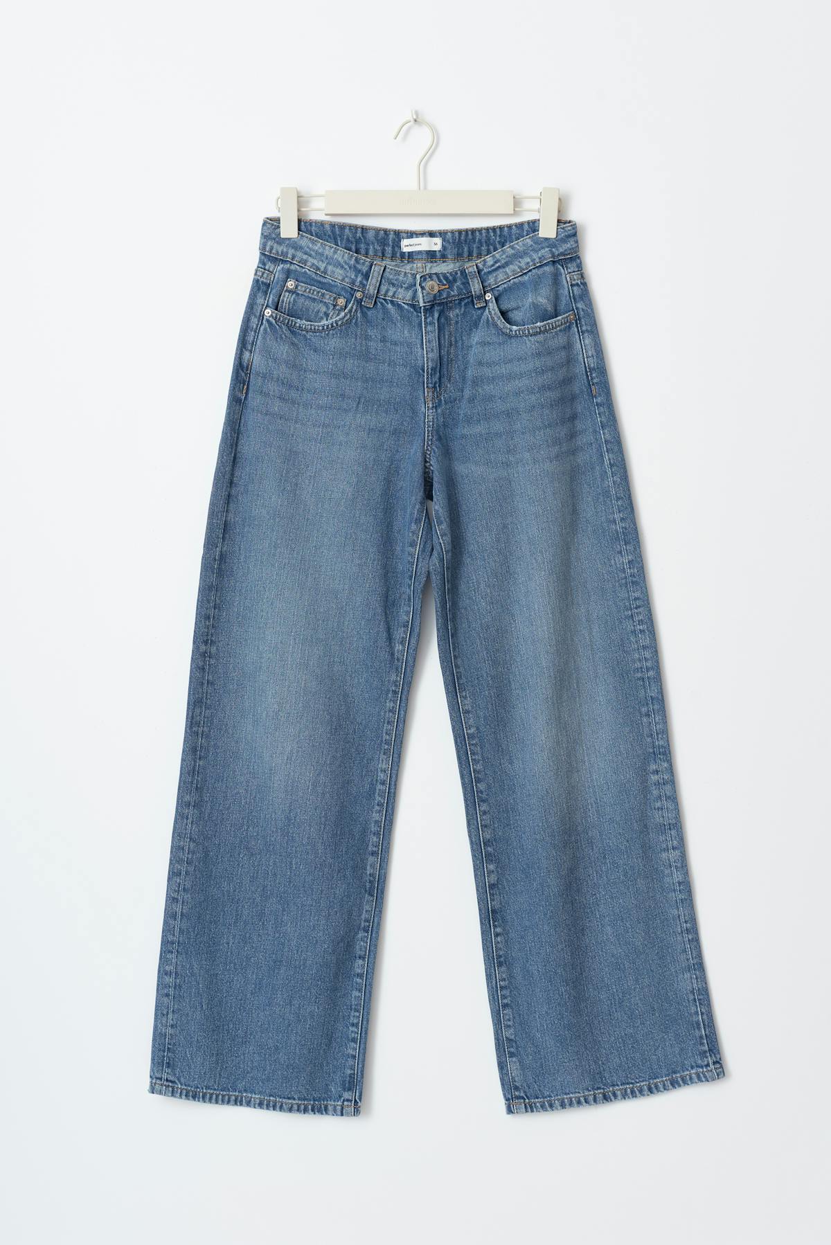 Low wide jeans