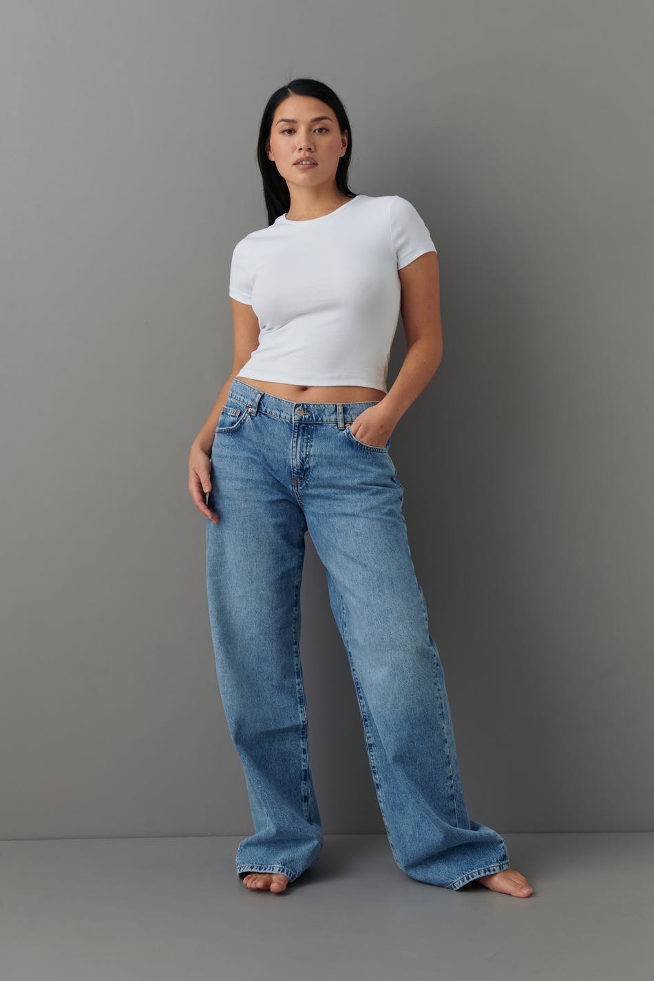 Low wide jeans