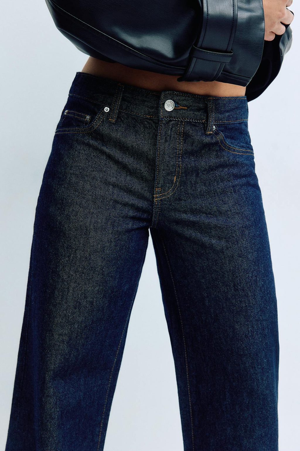 Low wide jeans