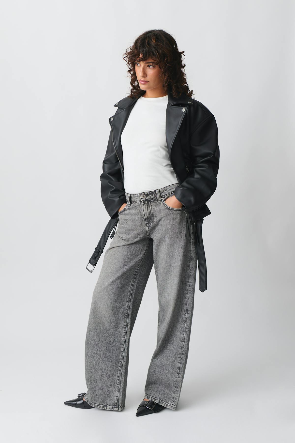 Low wide jeans
