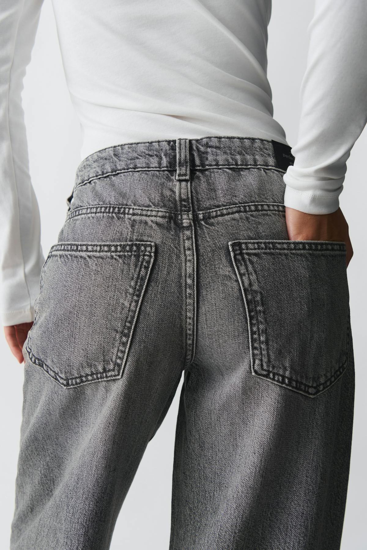 Low wide jeans