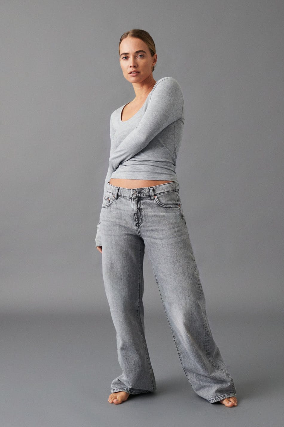 Low wide jeans
