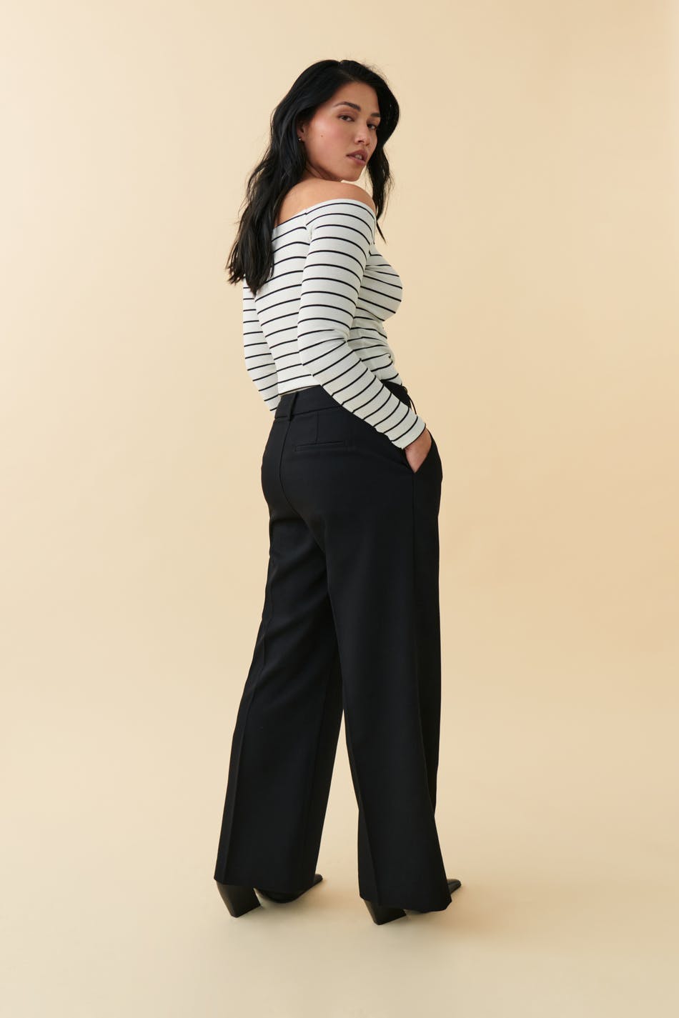 Low waist trousers