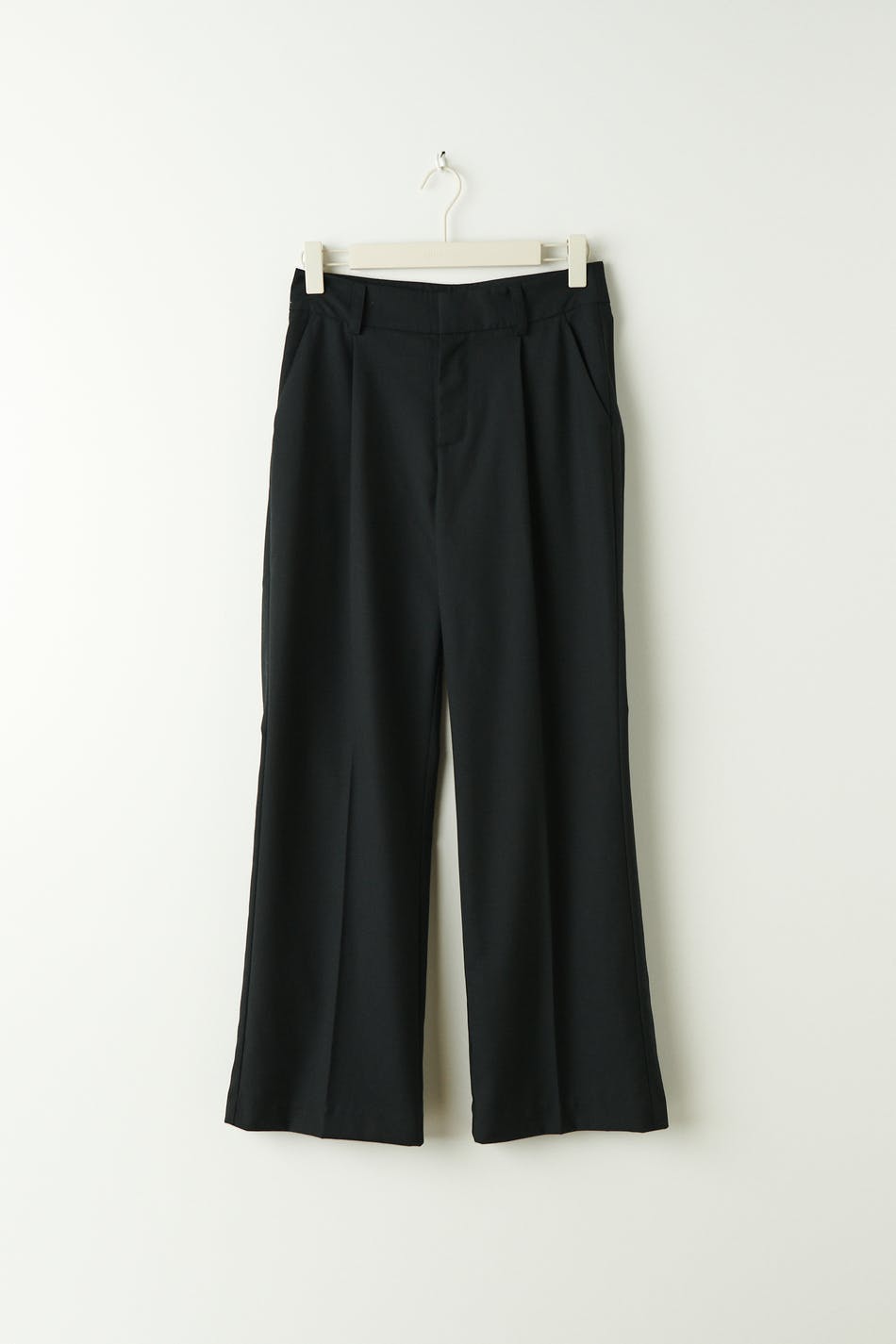Low waist trousers