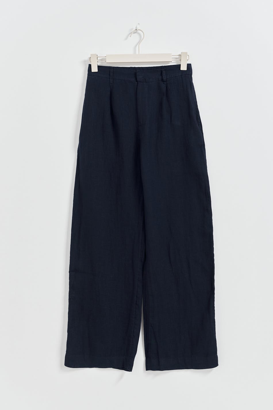 linen trousers