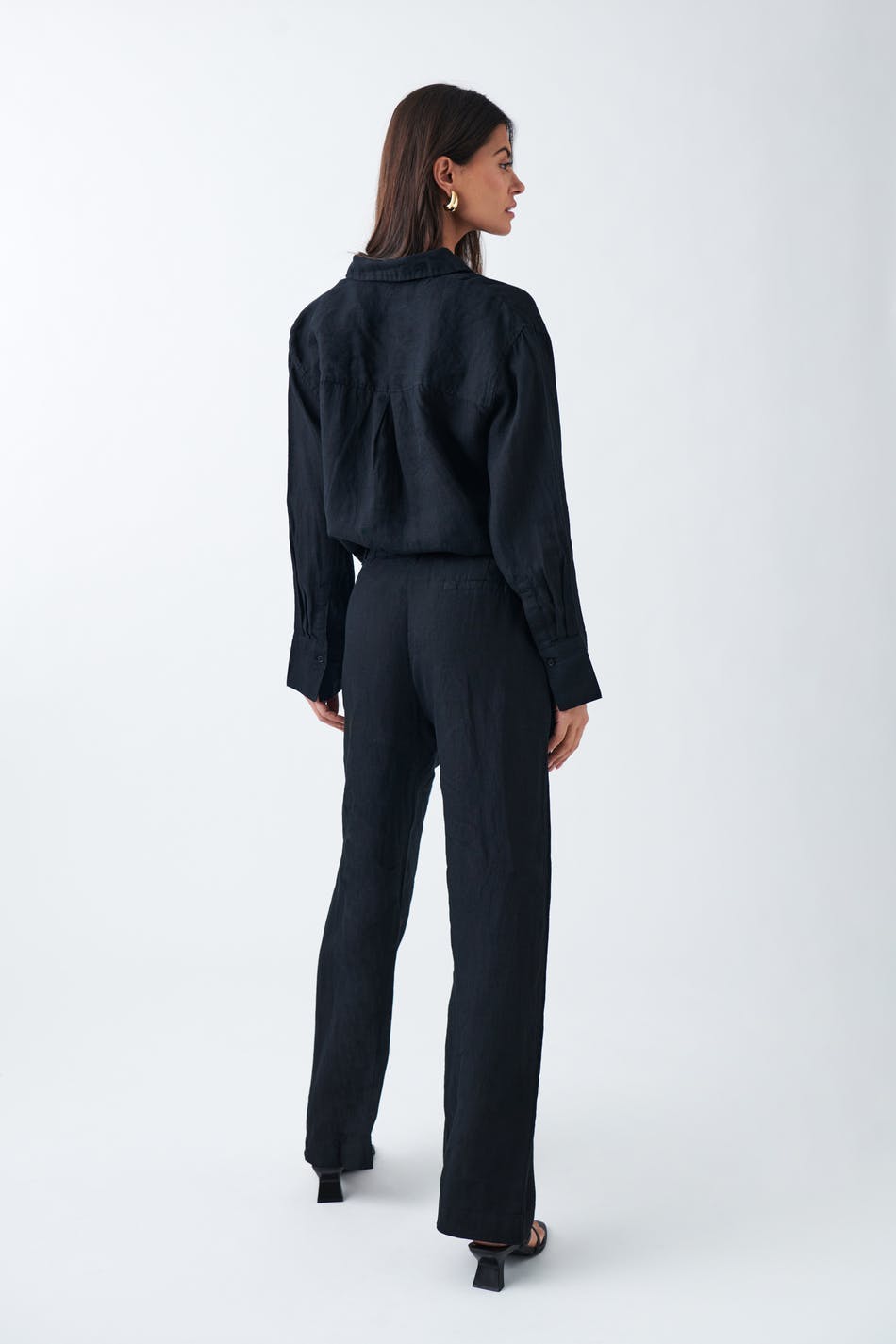 linen trousers