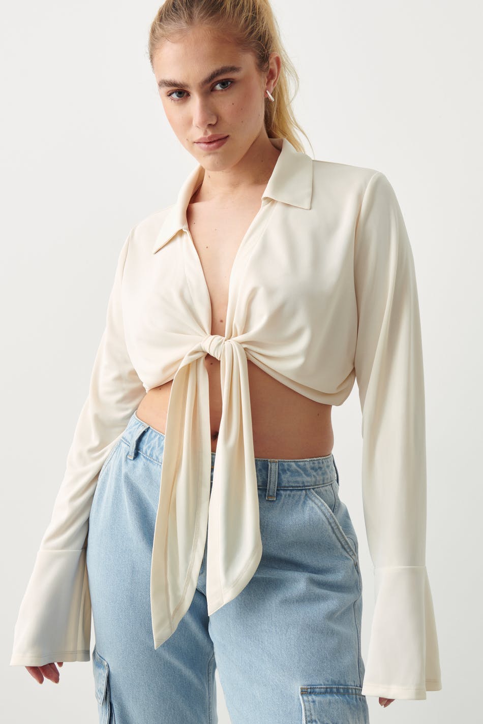 Front tie top
