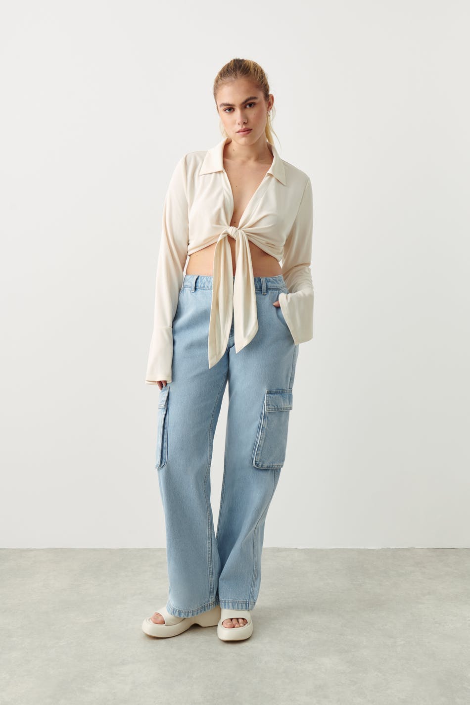 Front tie top