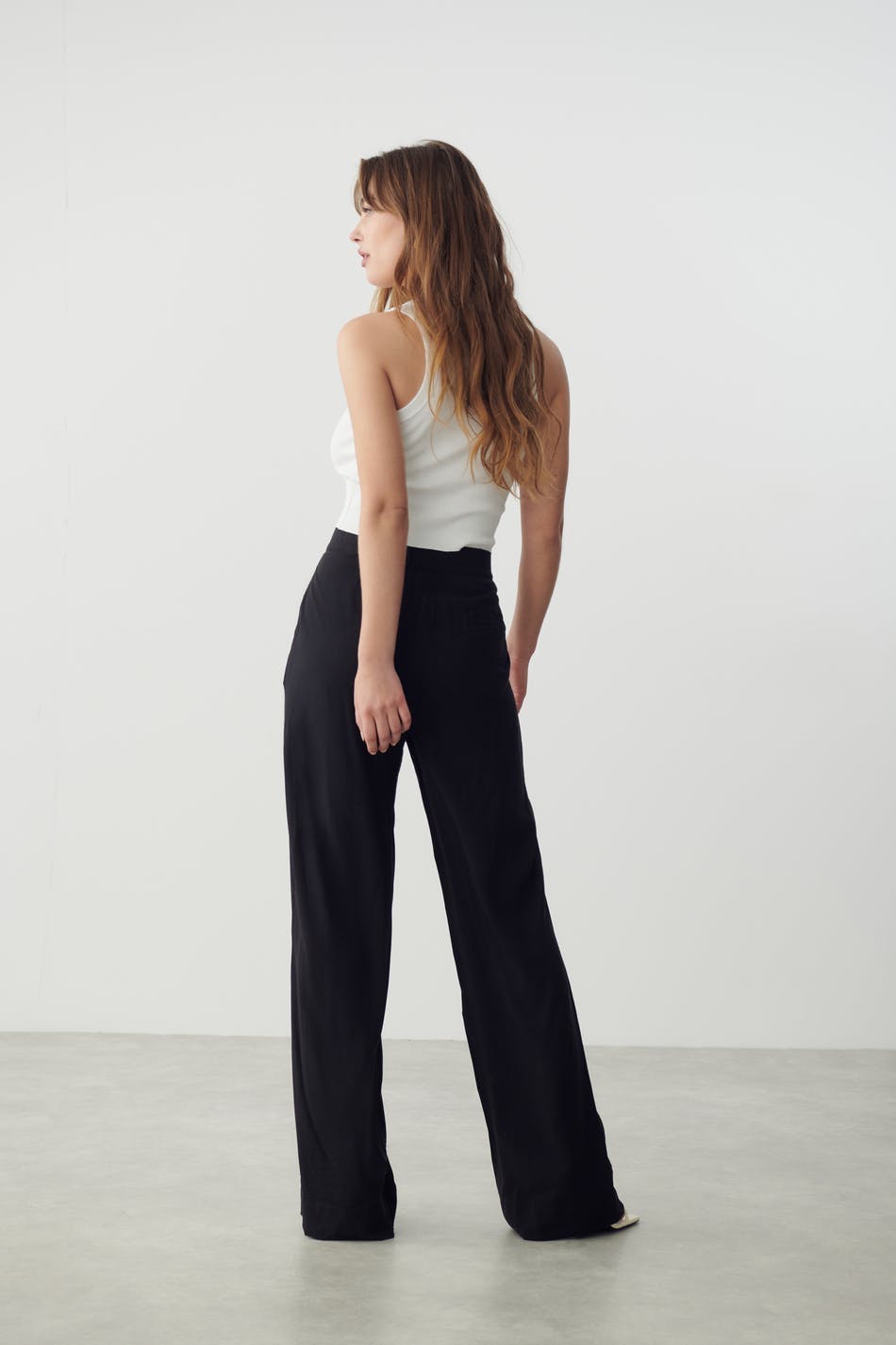 Relaxed viscose trousers