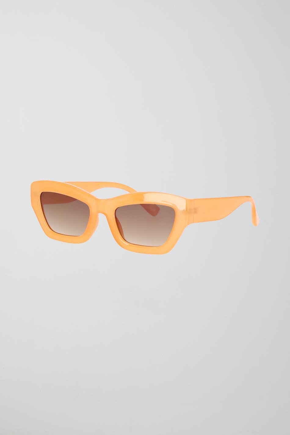 Chunky cateye sunglasses