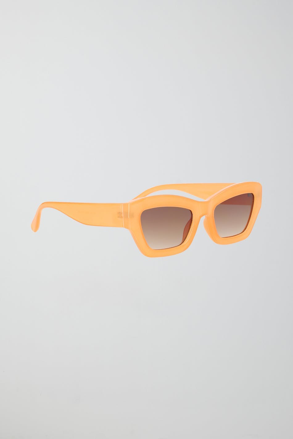 Chunky cateye sunglasses