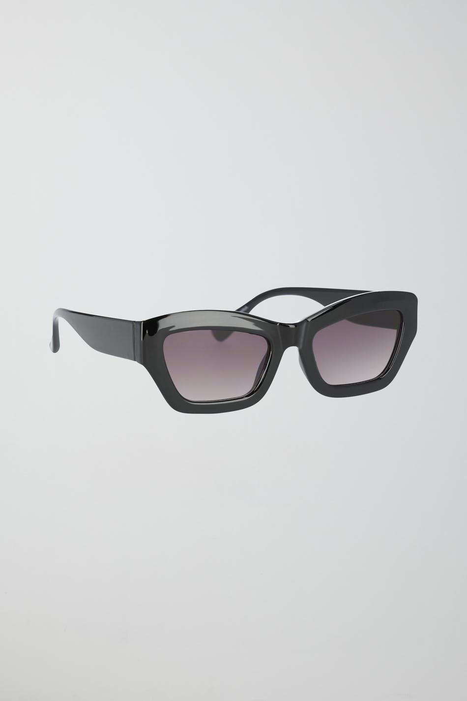 Chunky cateye sunglasses