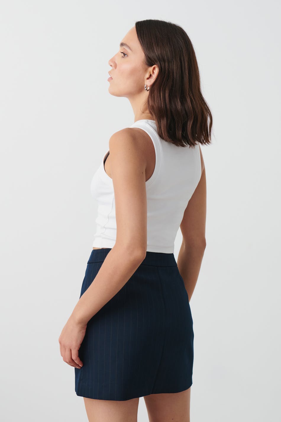 Short tailored skirt