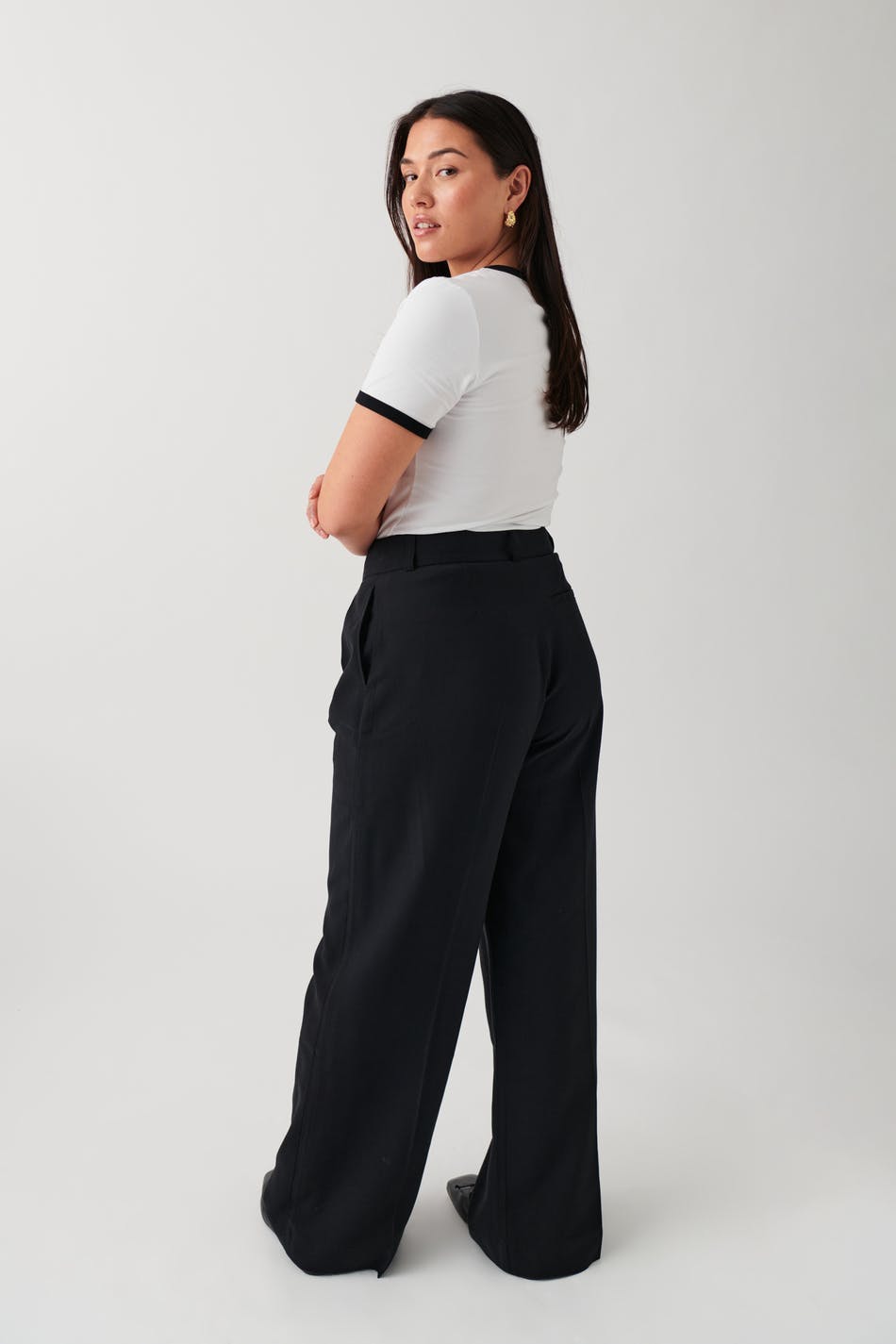 Wide tailored trousers