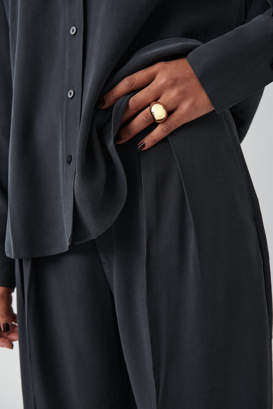 Wide tailored trousers