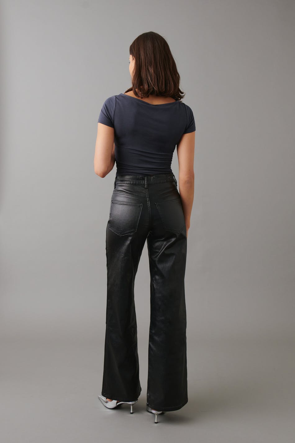 Coated wide jeans