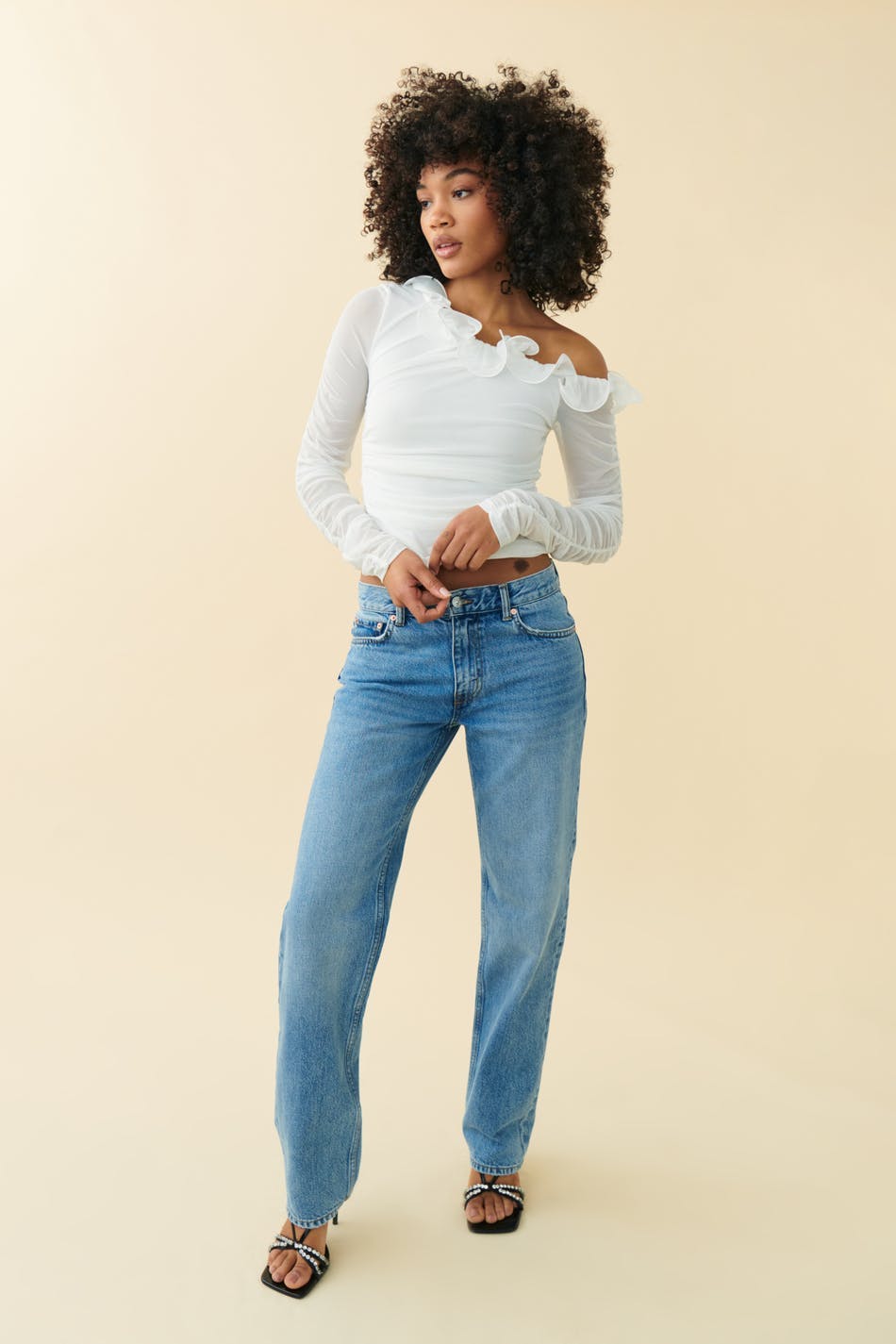 One shoulder wire top