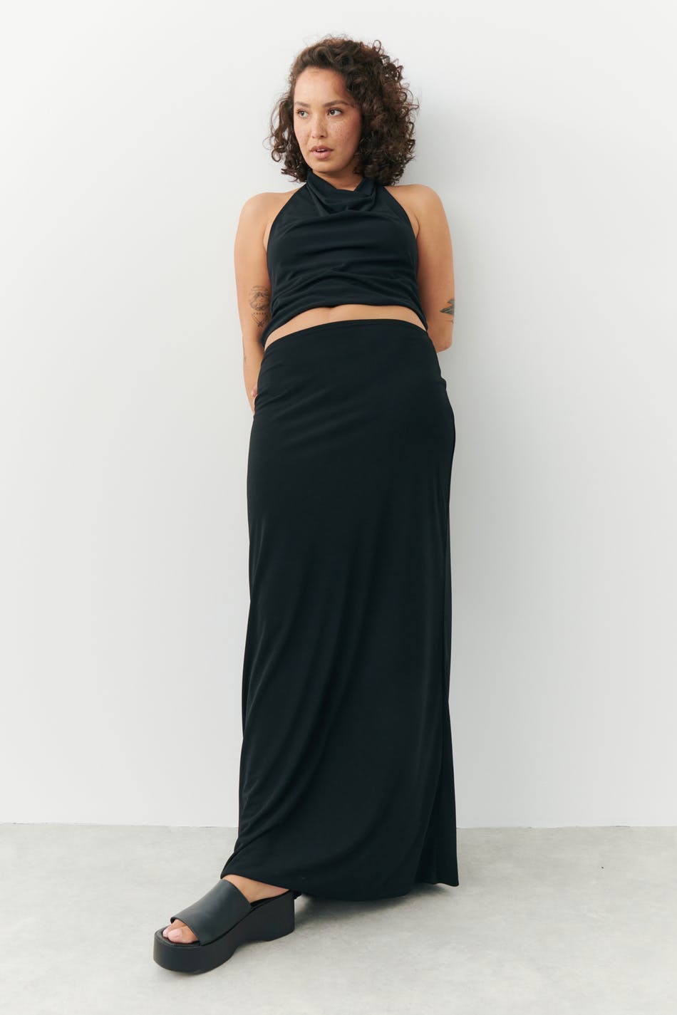 Low waist maxi skirt