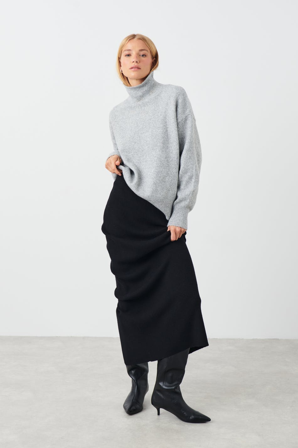 Knitted column skirt