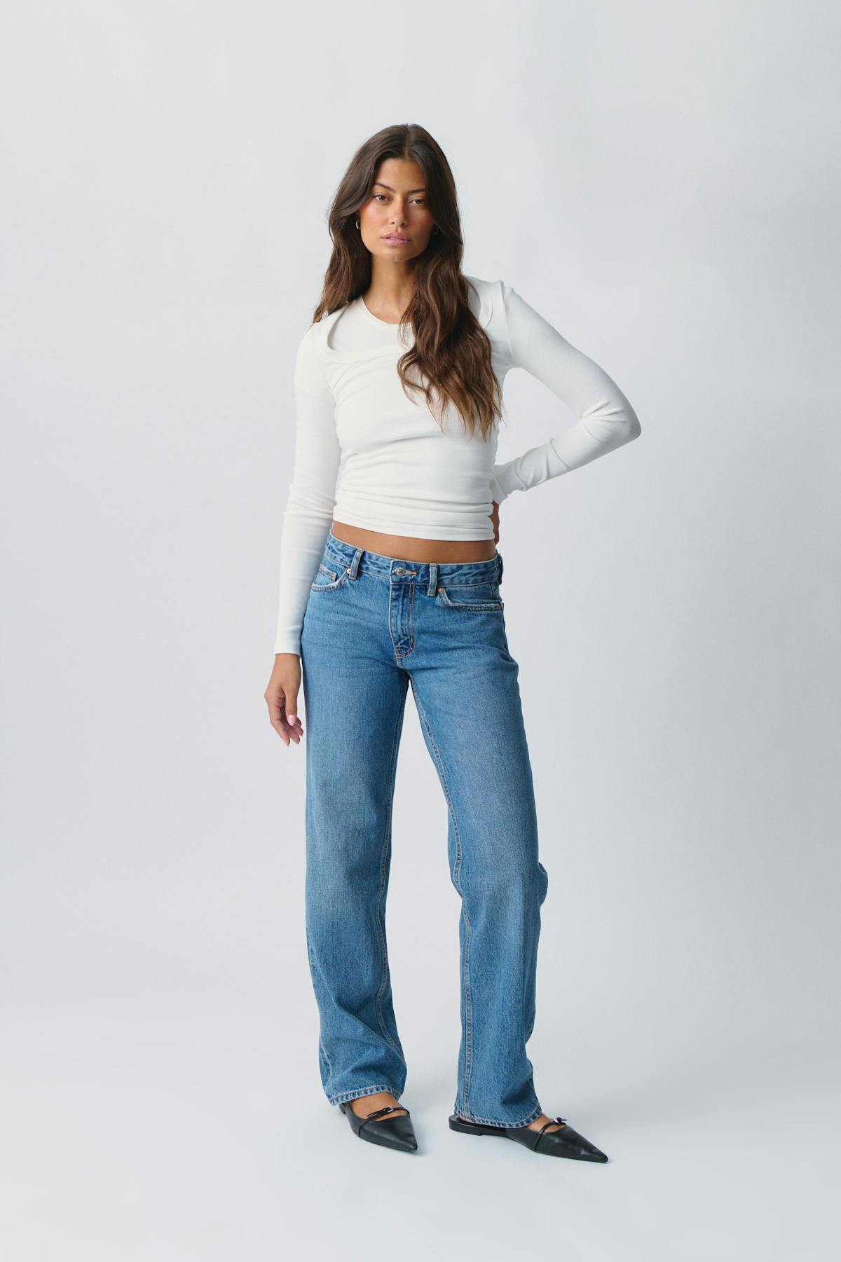Low straight jeans