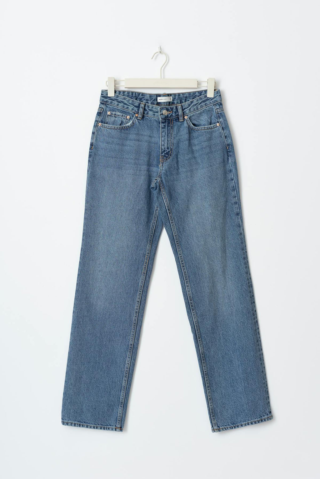Low straight jeans