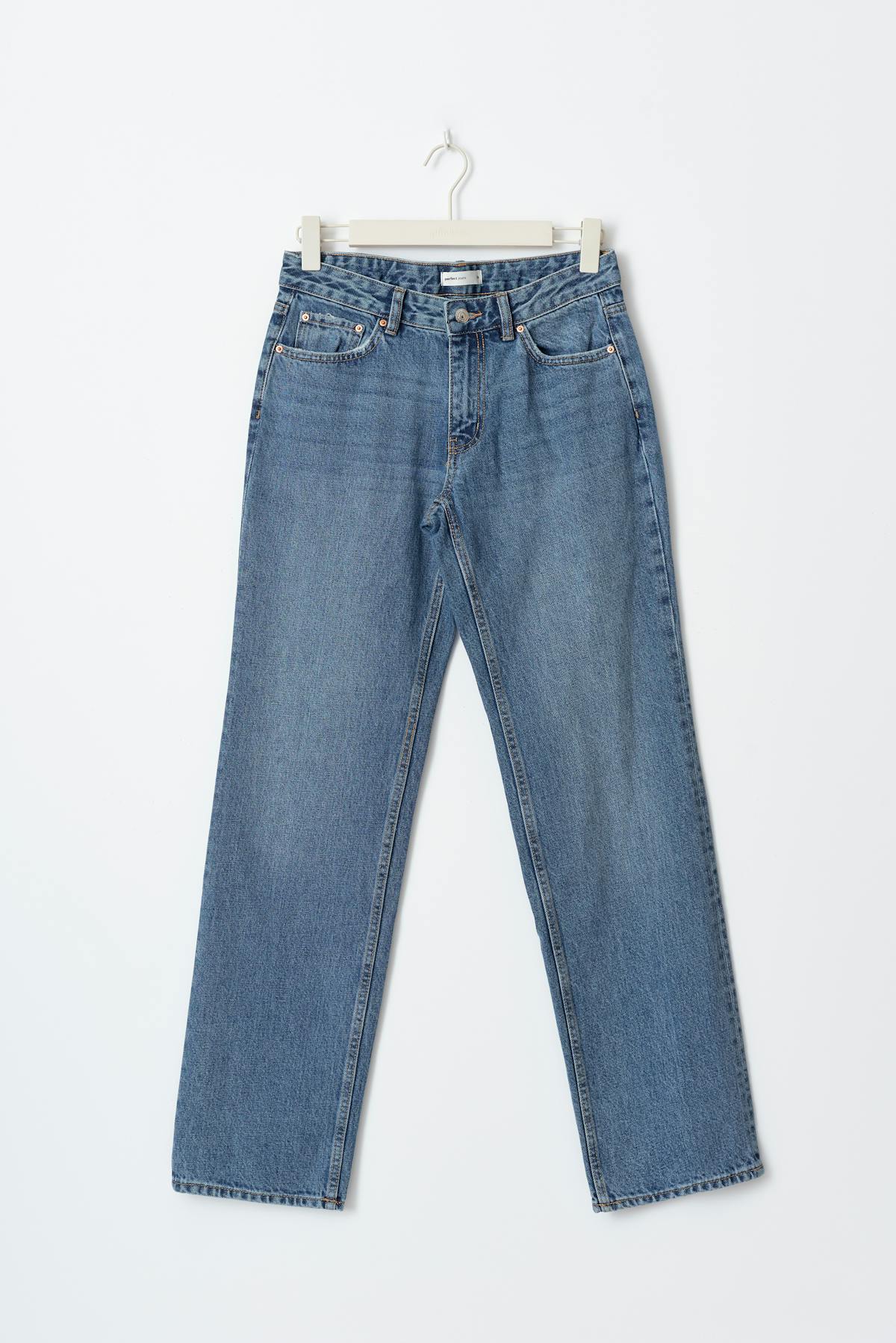 Low straight jeans