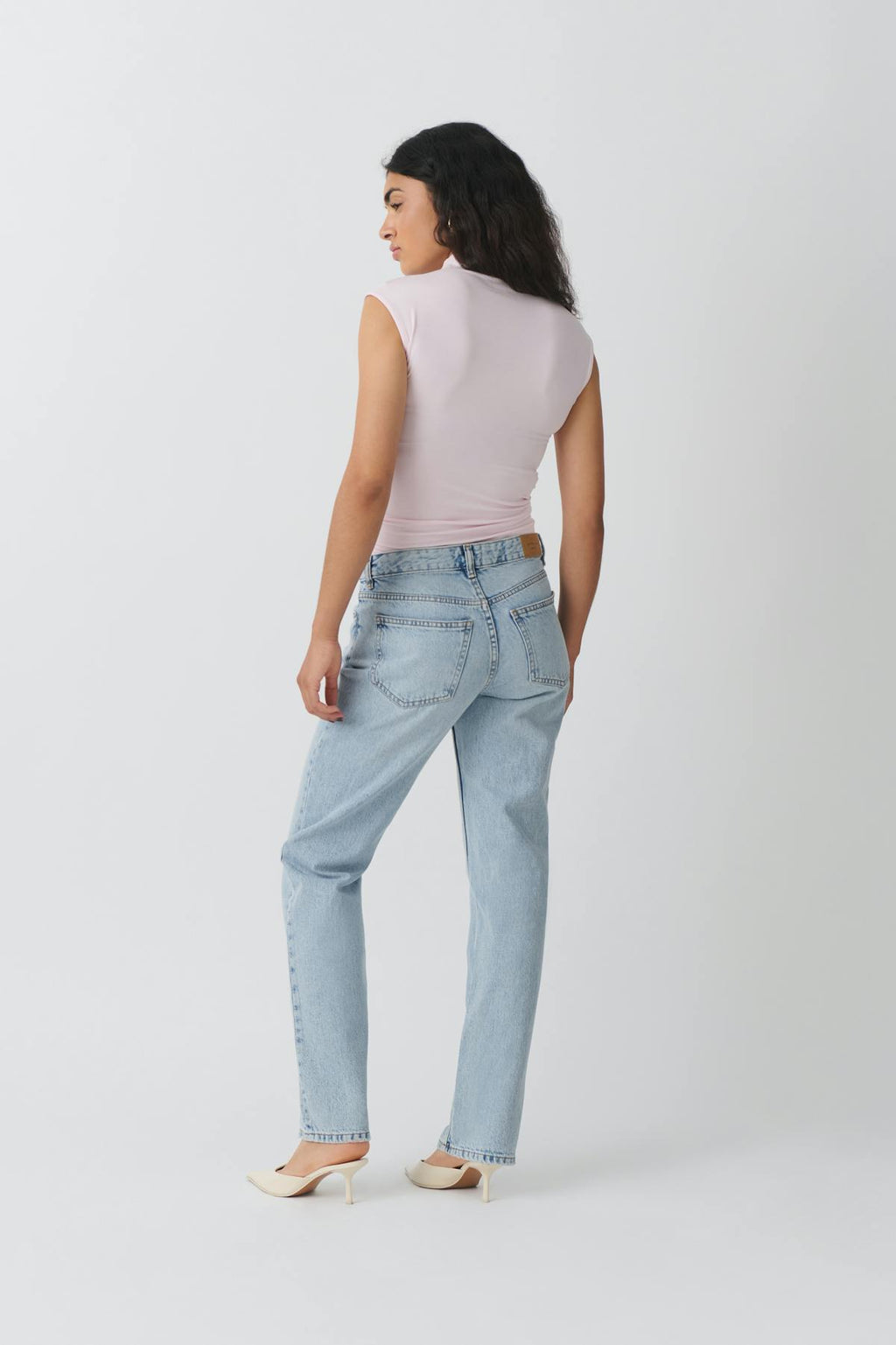 Low straight jeans