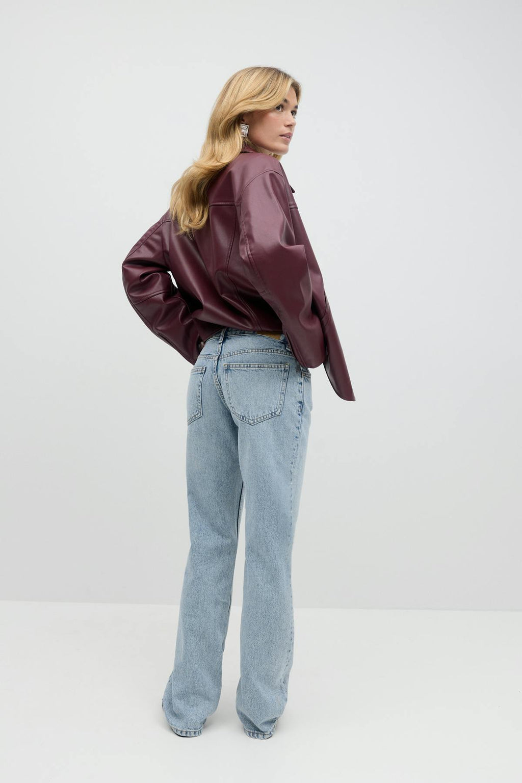 Low straight jeans