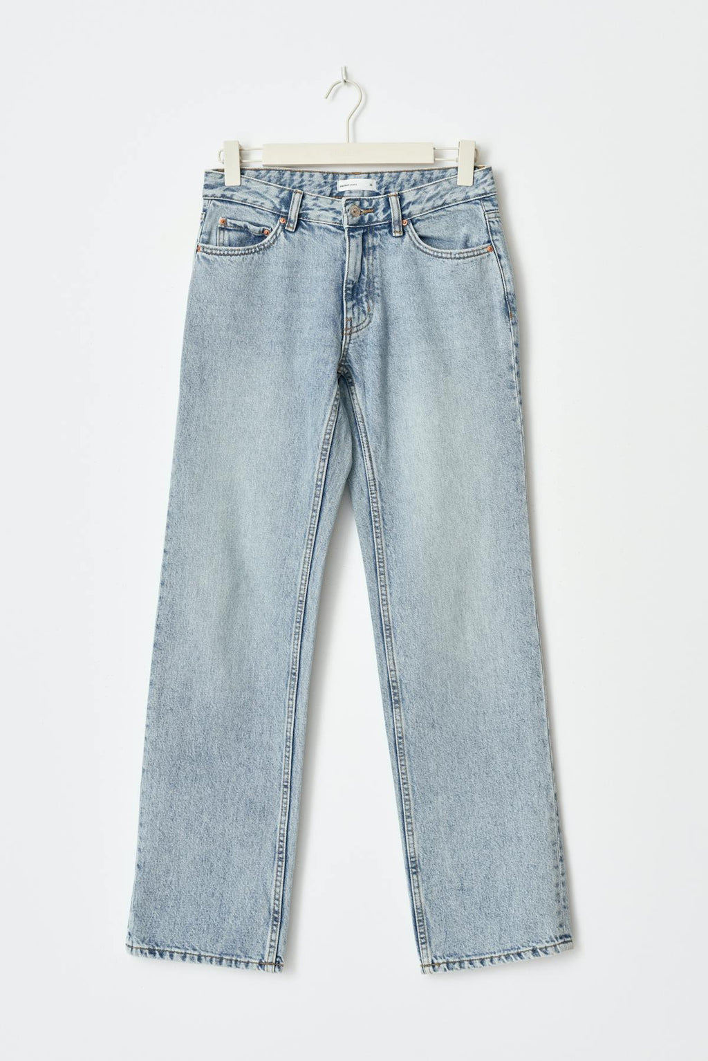 Low straight jeans