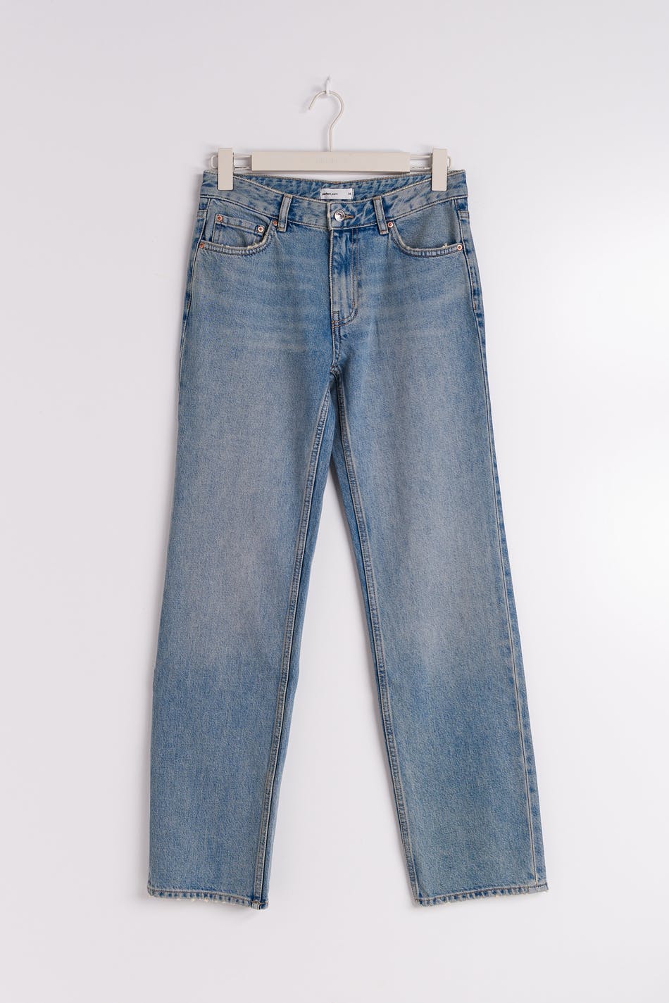Low straight jeans