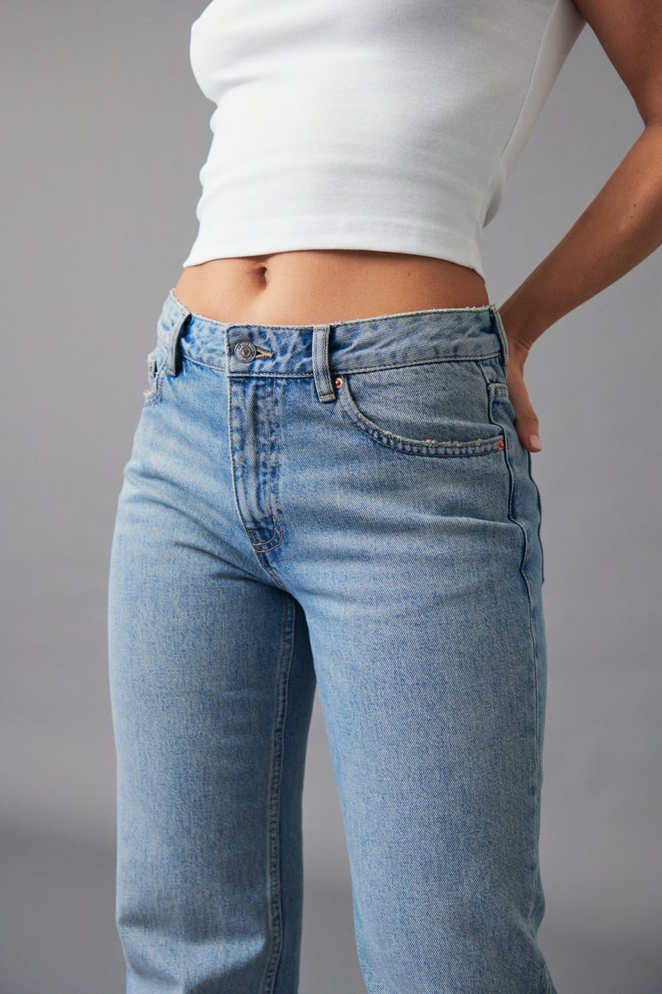 Low straight jeans