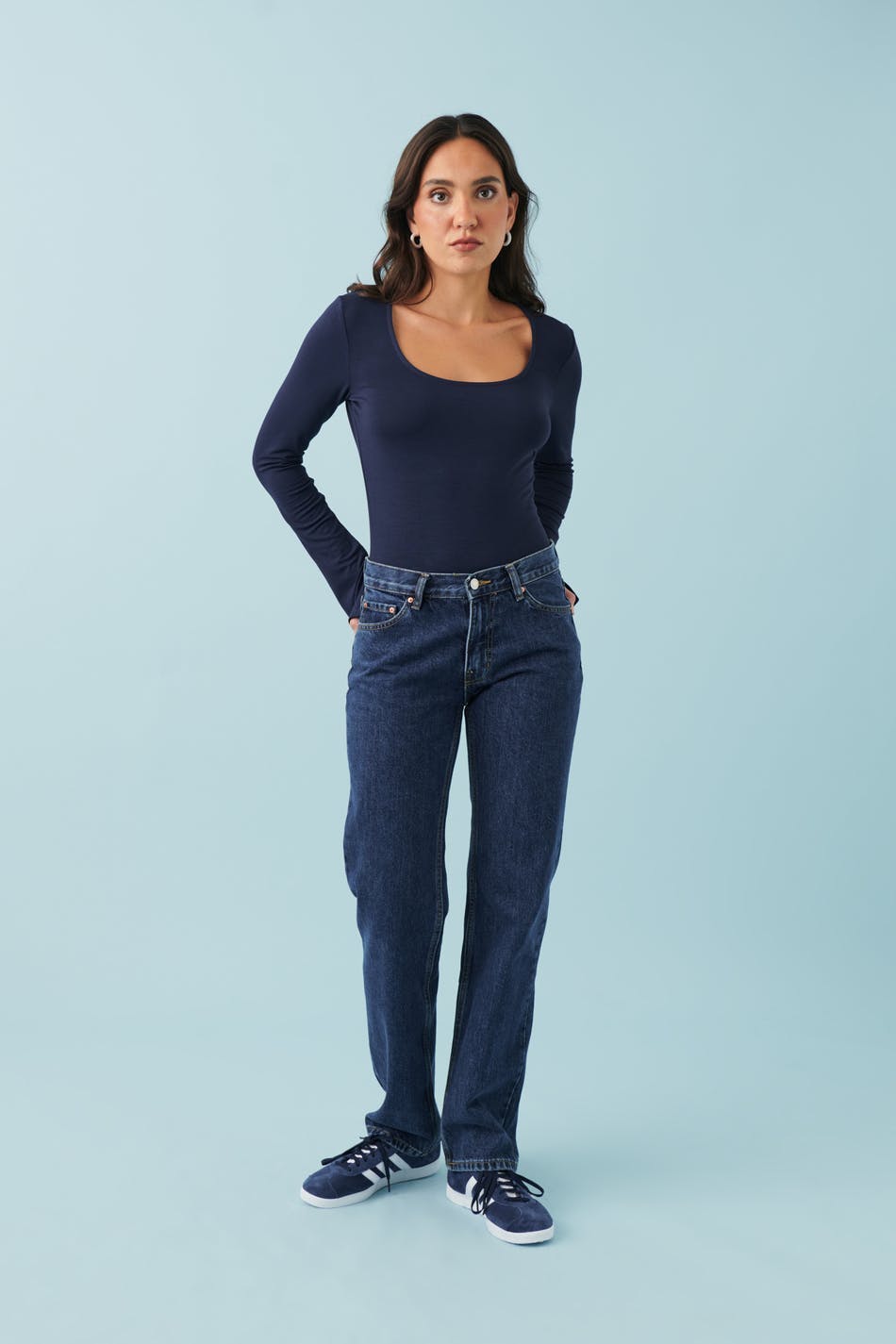 Low straight jeans