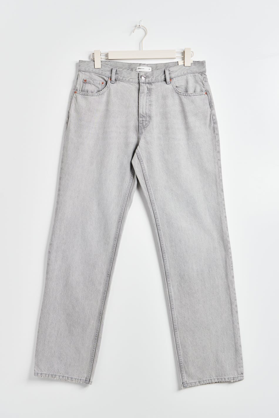 Low straight jeans