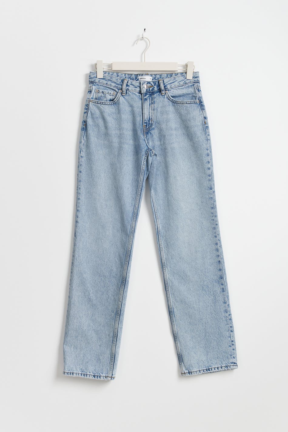 Low straight petite jeans