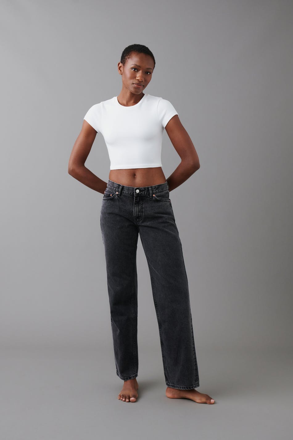 Low straight petite jeans
