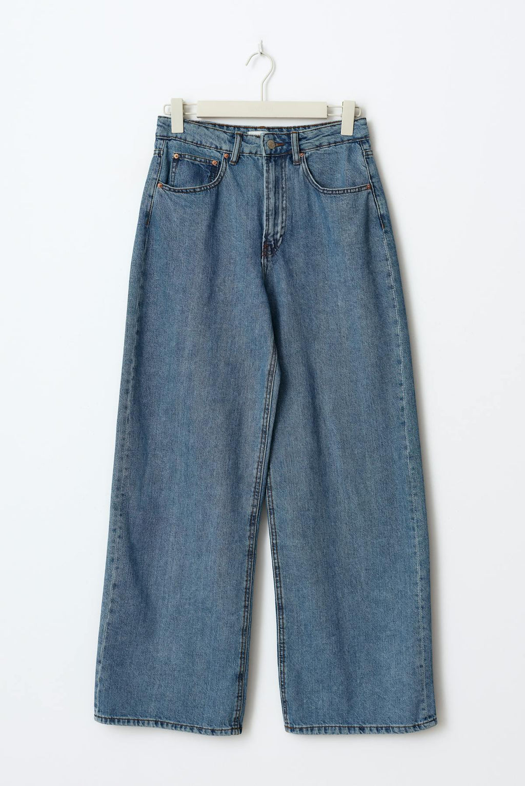 baggy wide jeans