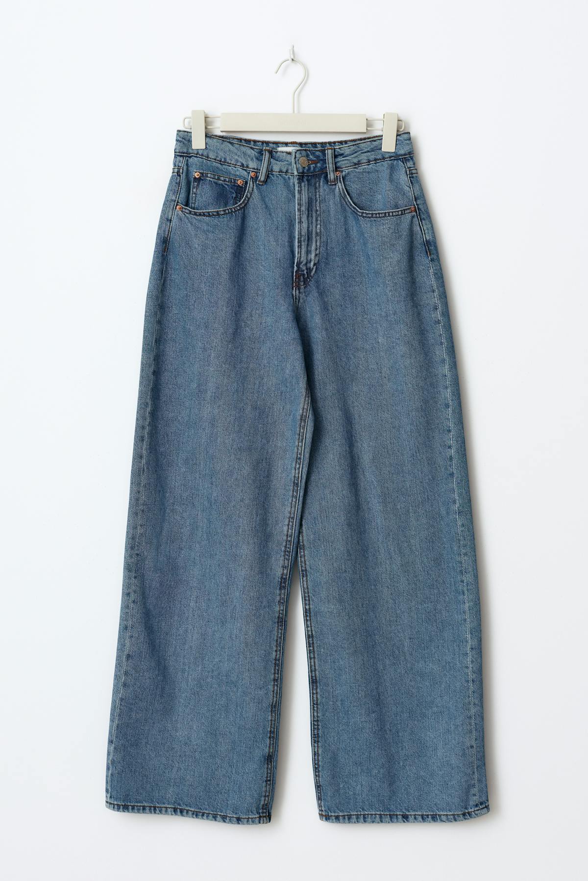 baggy wide jeans