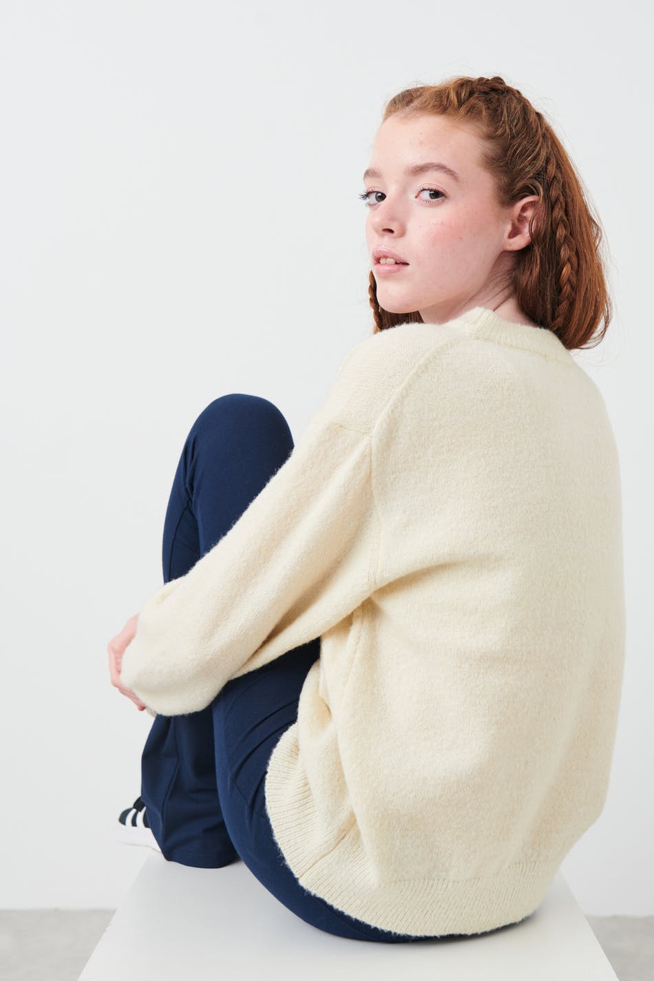 Y knitted soft sweater