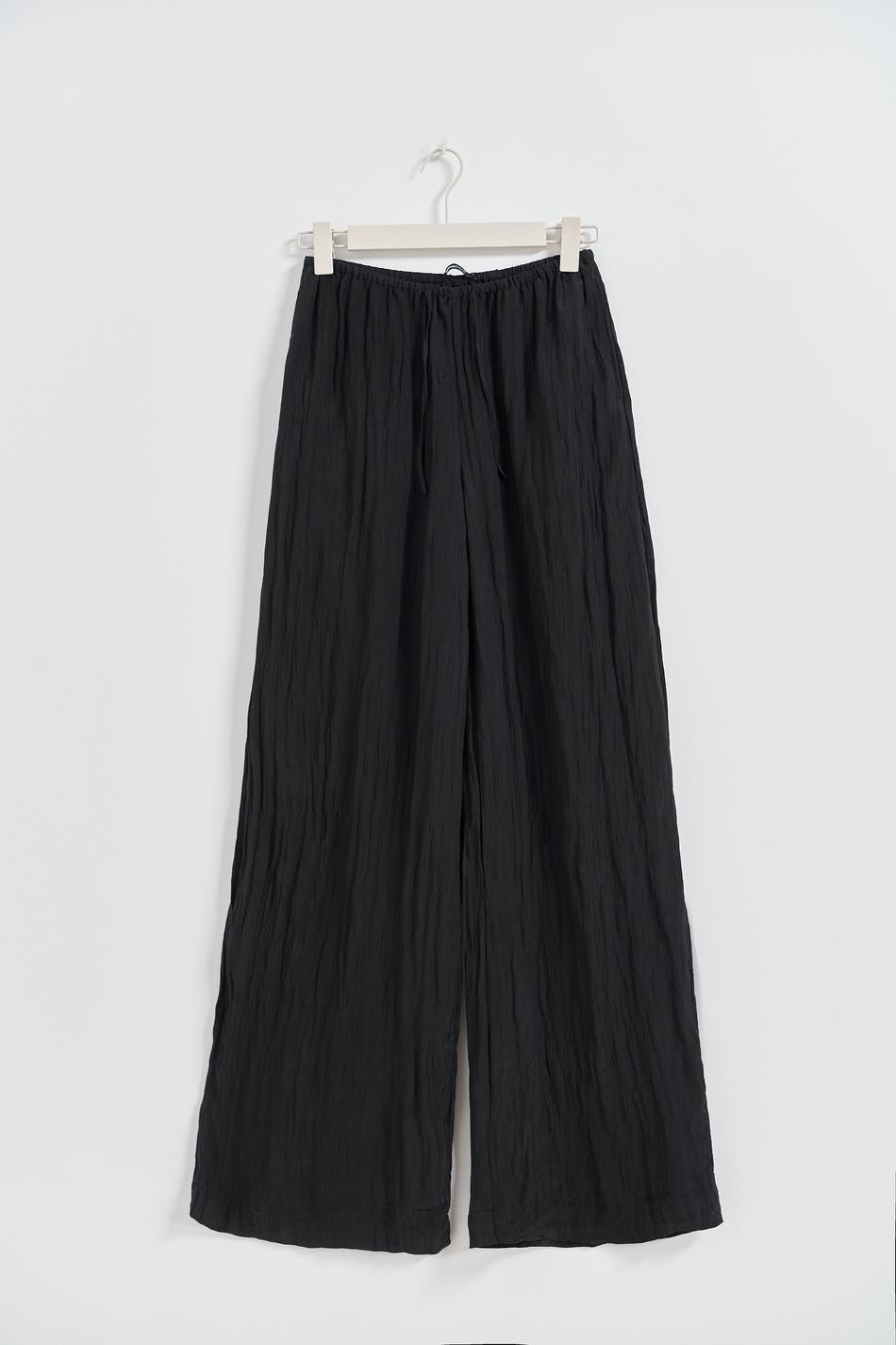 Crinkle texture trousers
