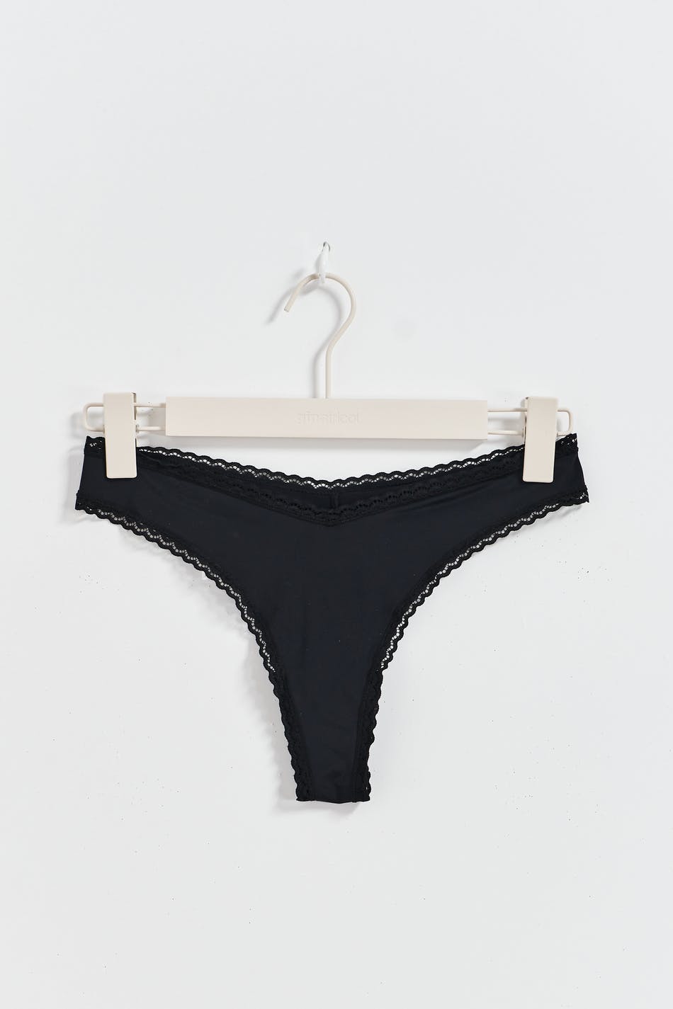 V-shaped micro thong